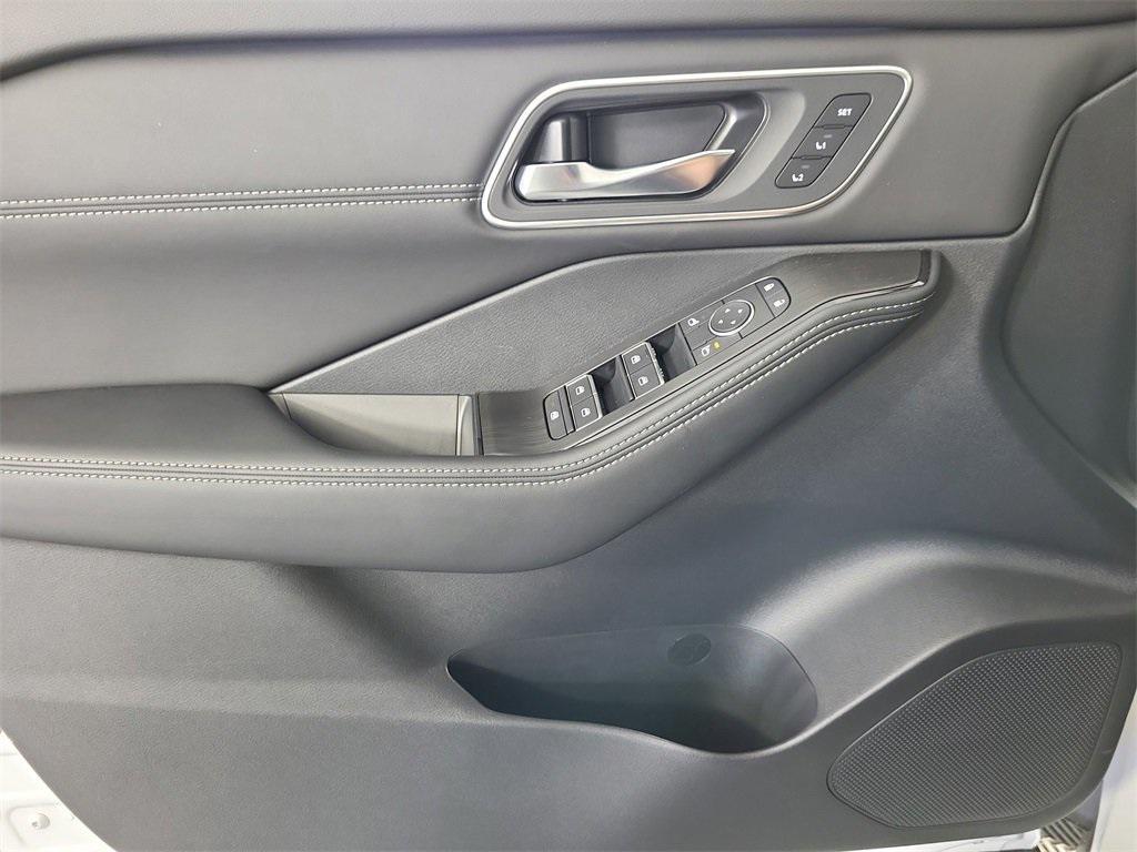 new 2026 Nissan Rogue car, priced at $41,332