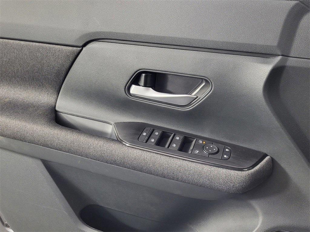 new 2025 Nissan Kicks car, priced at $27,211