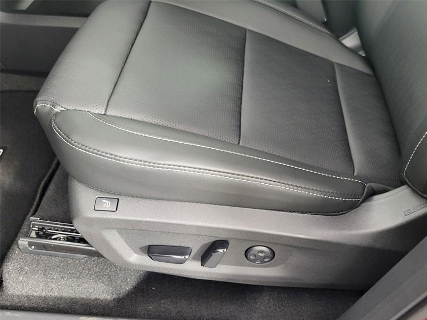new 2025 Nissan Murano car, priced at $51,050