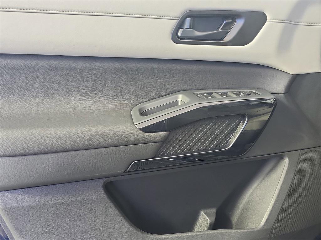 new 2025 Nissan Pathfinder car, priced at $41,407