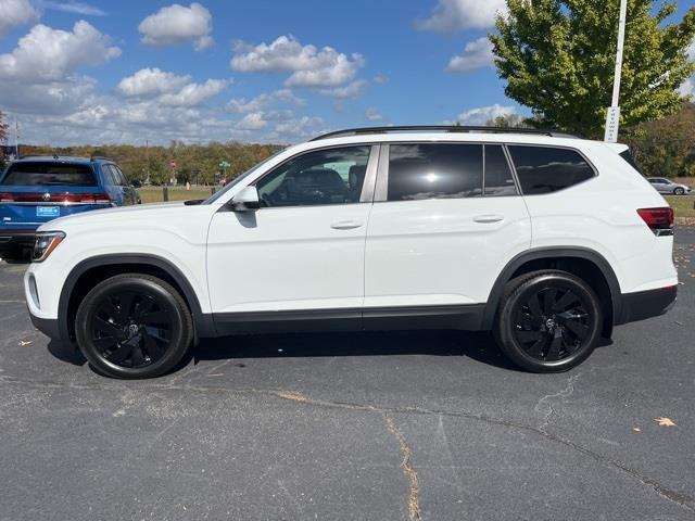 new 2025 Volkswagen Atlas car, priced at $44,320