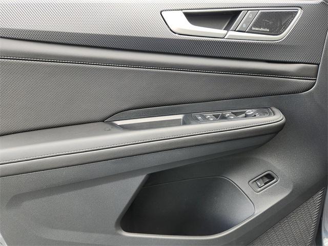 new 2026 Volkswagen Atlas Cross Sport car, priced at $55,248