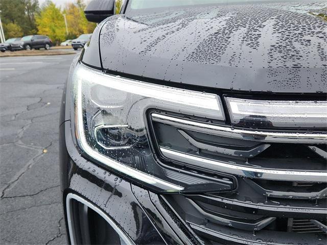 used 2025 Volkswagen Atlas car, priced at $41,925
