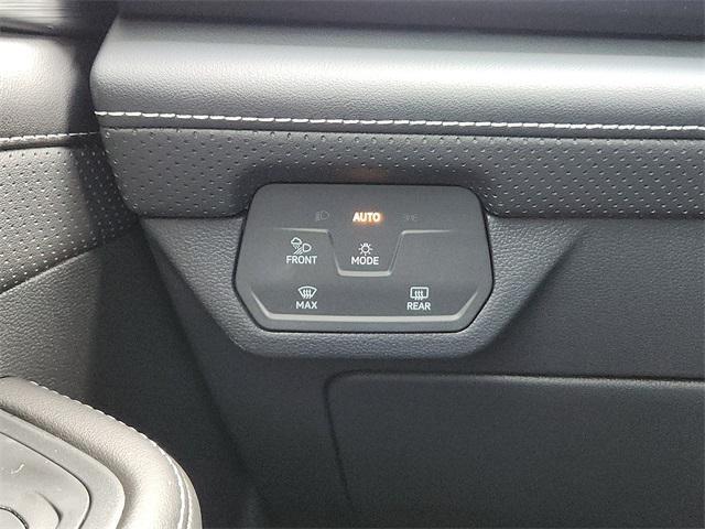 new 2026 Volkswagen Atlas Cross Sport car, priced at $47,538