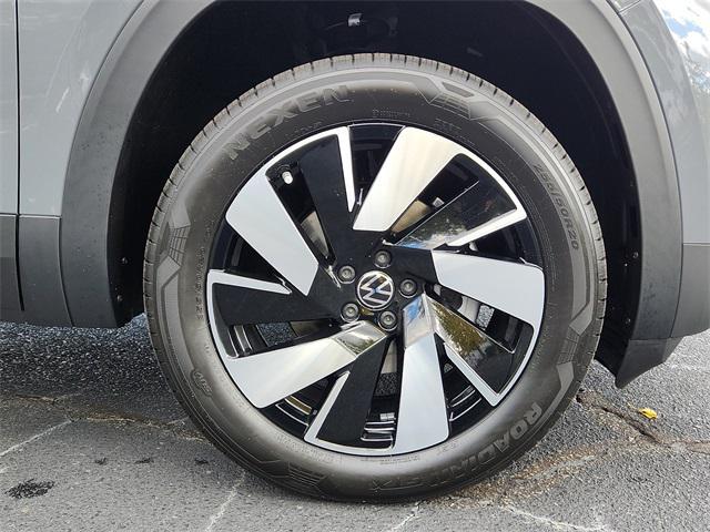 new 2026 Volkswagen Atlas Cross Sport car, priced at $47,538