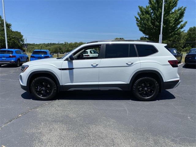 new 2024 Volkswagen Atlas car, priced at $48,556