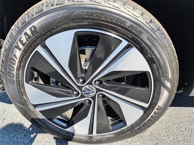 new 2025 Volkswagen Taos car, priced at $32,499