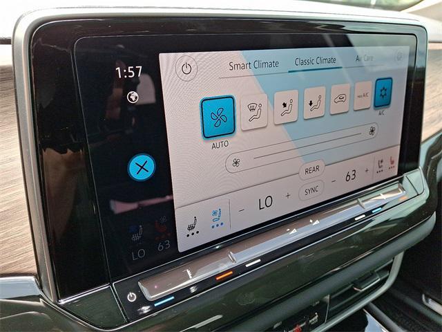 new 2025 Volkswagen Atlas car, priced at $45,461