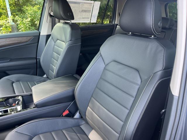 new 2025 Volkswagen Atlas car, priced at $47,656