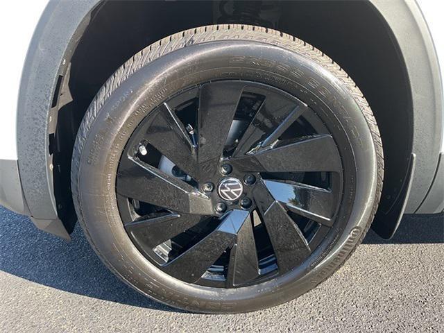 new 2025 Volkswagen Atlas car, priced at $46,934
