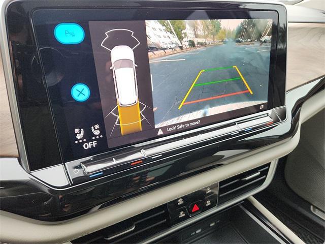 used 2025 Volkswagen Atlas car, priced at $38,276