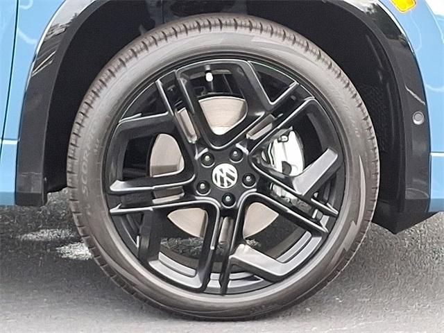 new 2025 Volkswagen Tiguan car, priced at $37,941