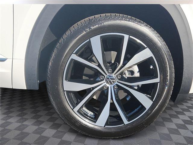 new 2026 Volkswagen Atlas Cross Sport car, priced at $55,748