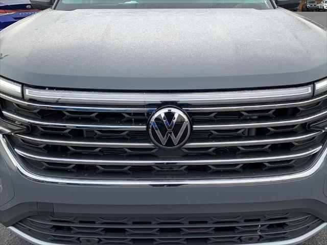 new 2025 Volkswagen Atlas car, priced at $42,631