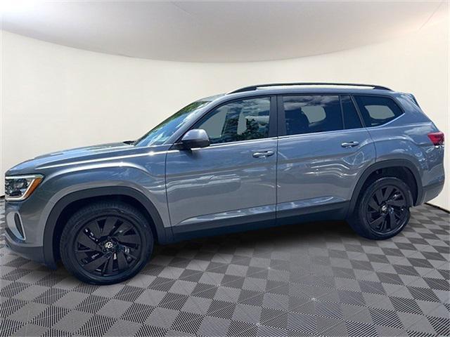 new 2025 Volkswagen Atlas car, priced at $43,280