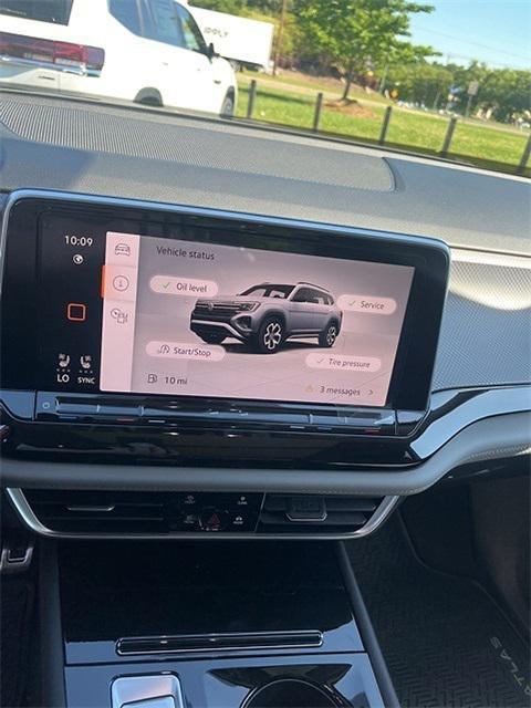 new 2025 Volkswagen Atlas car, priced at $47,585