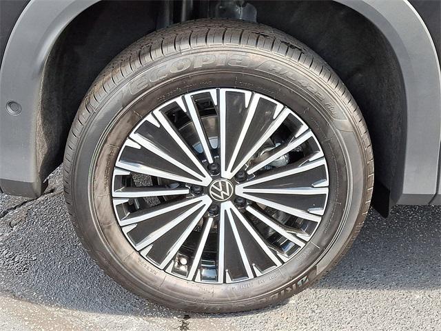 new 2025 Volkswagen Tiguan car, priced at $30,401