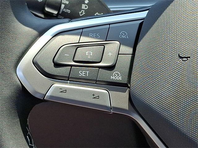 new 2025 Volkswagen Tiguan car, priced at $33,010