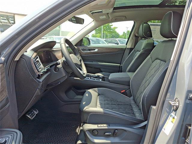 new 2025 Volkswagen Atlas car, priced at $51,591