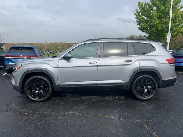 new 2025 Volkswagen Atlas car, priced at $44,826