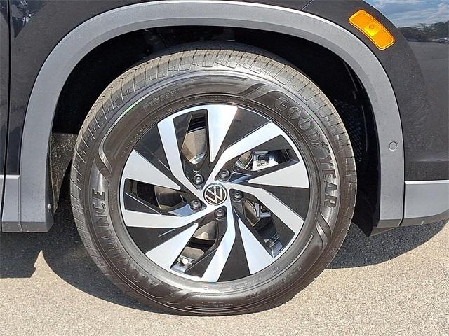 new 2025 Volkswagen Tiguan car, priced at $29,065