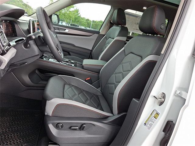 new 2025 Volkswagen Atlas car, priced at $43,896