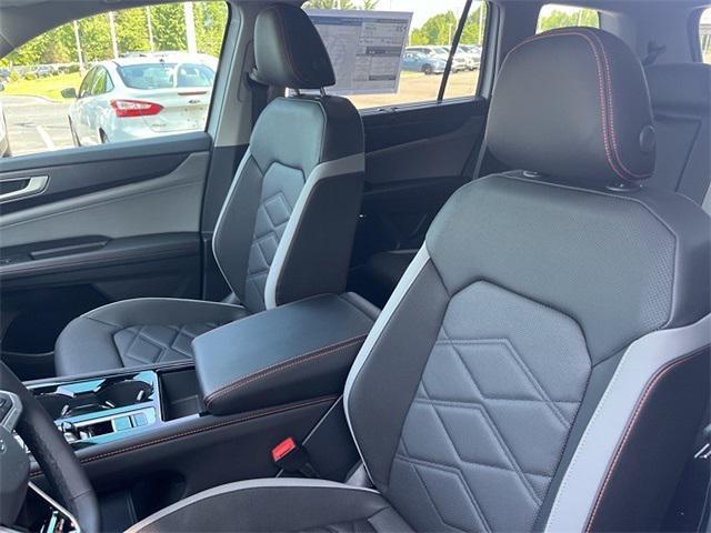 new 2025 Volkswagen Atlas car, priced at $43,834