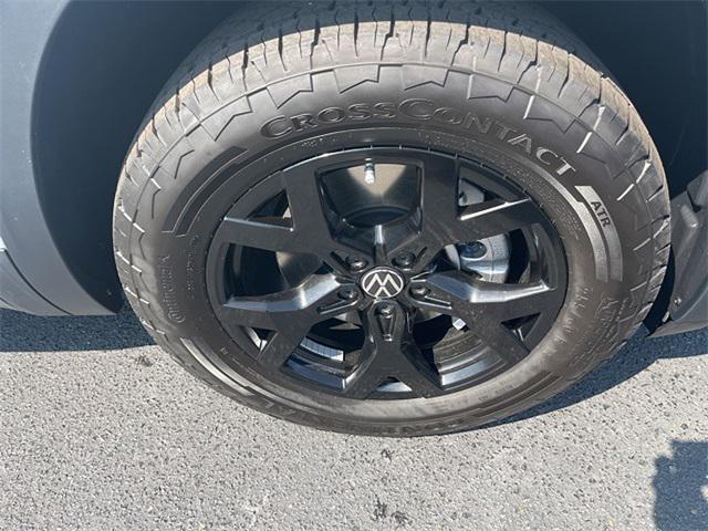 new 2025 Volkswagen Atlas car, priced at $43,834