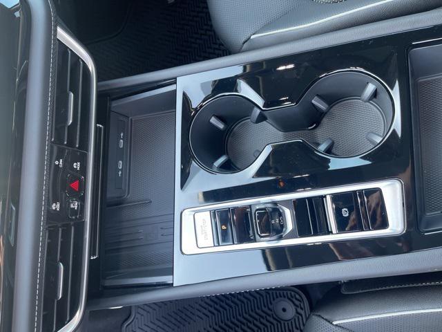 new 2025 Volkswagen Atlas car, priced at $51,196