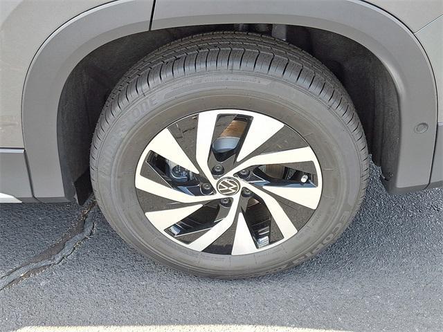 new 2025 Volkswagen Tiguan car, priced at $28,601