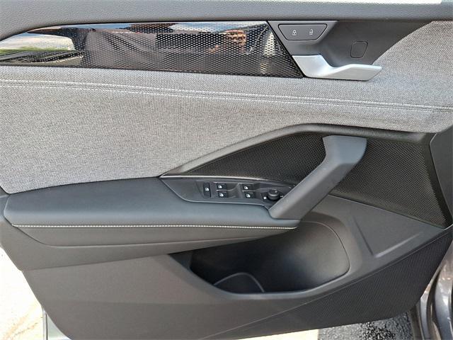 new 2025 Volkswagen Tiguan car, priced at $28,601