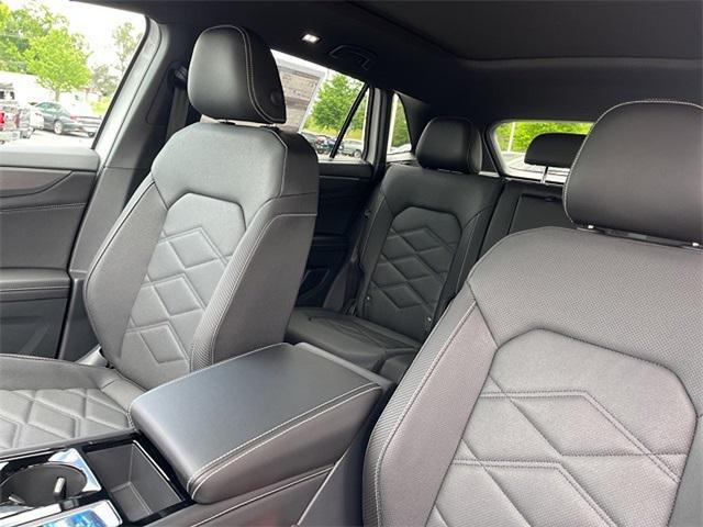 new 2025 Volkswagen Atlas Cross Sport car, priced at $44,663