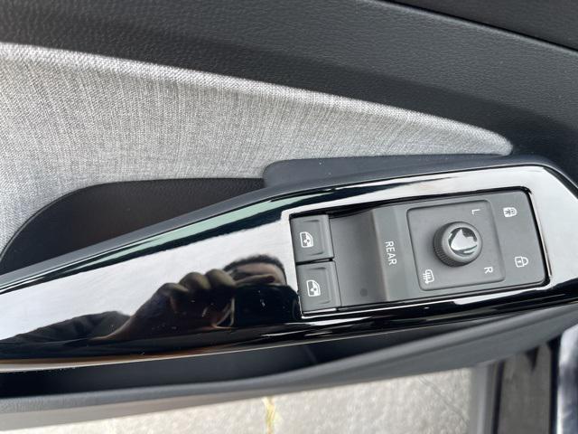 new 2025 Volkswagen ID.4 car, priced at $45,411