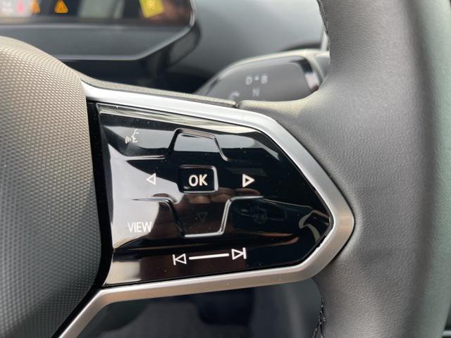 new 2025 Volkswagen ID.4 car, priced at $45,411