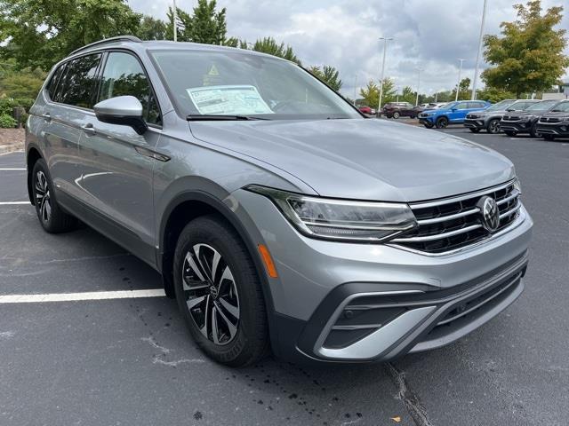 new 2024 Volkswagen Tiguan car, priced at $26,811