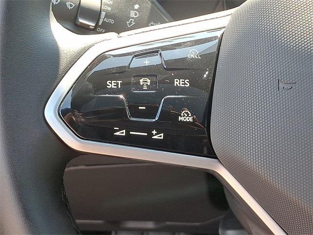 new 2025 Volkswagen ID.4 car, priced at $51,915