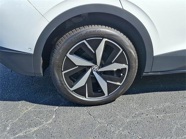 new 2025 Volkswagen ID.4 car, priced at $51,915