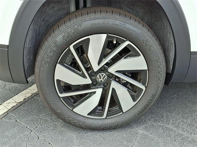 new 2025 Volkswagen Atlas car, priced at $39,566