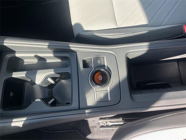 new 2025 Volkswagen Tiguan car, priced at $40,336