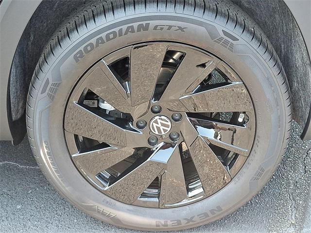 new 2025 Volkswagen Atlas Cross Sport car, priced at $43,390