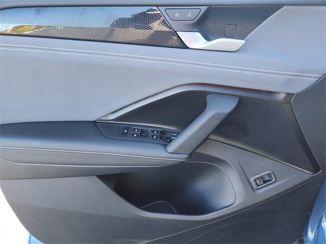 new 2025 Volkswagen Tiguan car, priced at $38,906