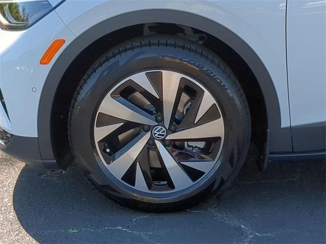 new 2024 Volkswagen ID.4 car, priced at $41,262