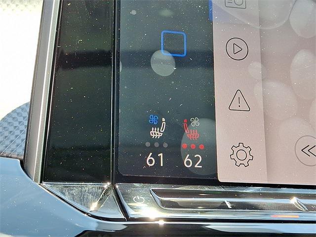 new 2025 Volkswagen Atlas car, priced at $43,146