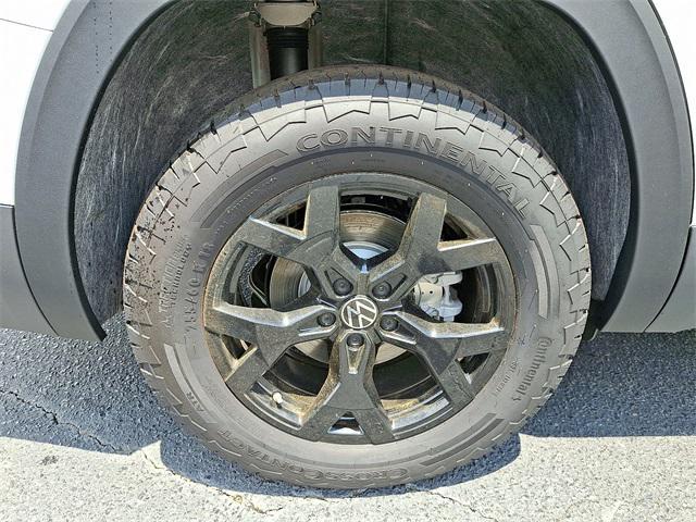 new 2025 Volkswagen Atlas car, priced at $43,146