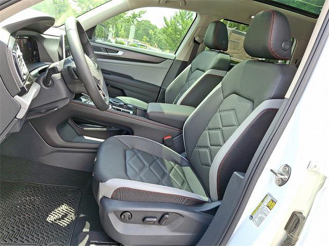 new 2025 Volkswagen Atlas car, priced at $43,146