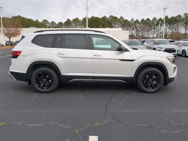 new 2024 Volkswagen Atlas car, priced at $48,692