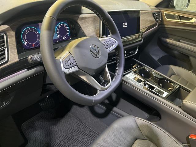 new 2025 Volkswagen Atlas car, priced at $49,156