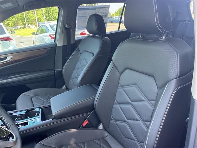 new 2025 Volkswagen Atlas car, priced at $41,084