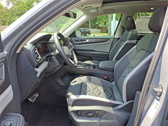 new 2025 Volkswagen Atlas car, priced at $44,007