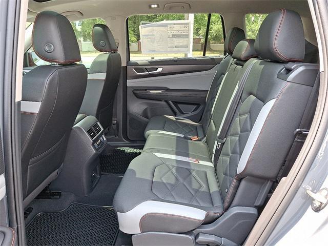 new 2025 Volkswagen Atlas car, priced at $44,007